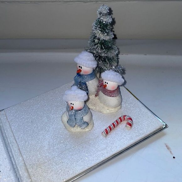 Avon 2007 Snowman Folding Christmas Box that plays “Deck The Halls” - Picture 5 of 9